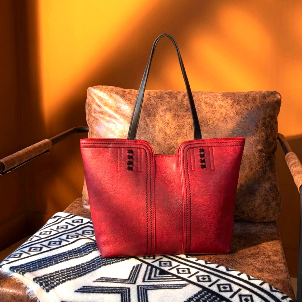 NWT!! Dahlia Red Large Vegan Leather Designer Montana West Shoulder Handbag !!